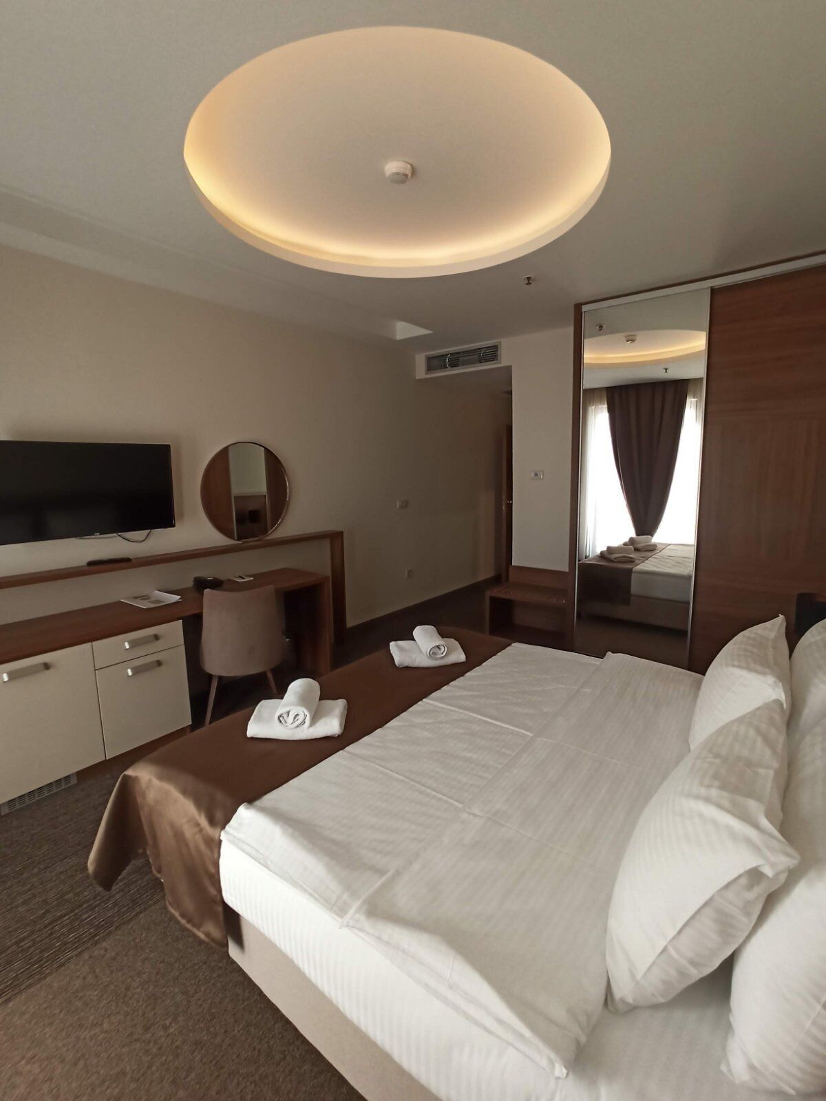deluxe double room single use | 1 bedroom, in-room safe, desk, soundproofing