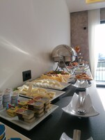 包含每日自助早餐