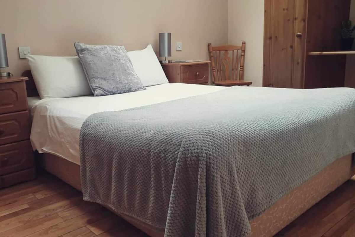 Double or Twin Room | Individually decorated, individually furnished, iron/ironing board