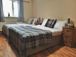 Camera tripla | Con stile personalizzato, con arredamento individuale