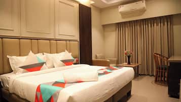 Premium Room | In-room safe, individually decorated, soundproofing, iron/ironing board