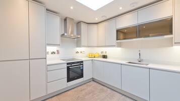 City House | Private kitchen | Fridge, microwave, oven, stovetop