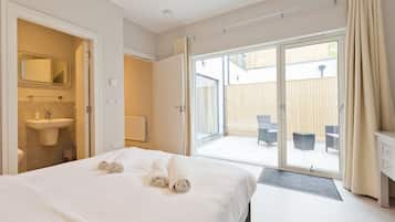 City House | 4 bedrooms, iron/ironing board, free WiFi, bed sheets