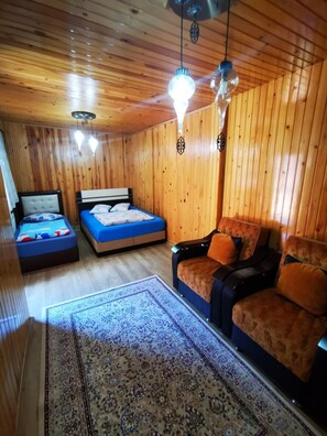 Individuell inredning, skrivbord, arbetsyta för laptop och ljudisolering