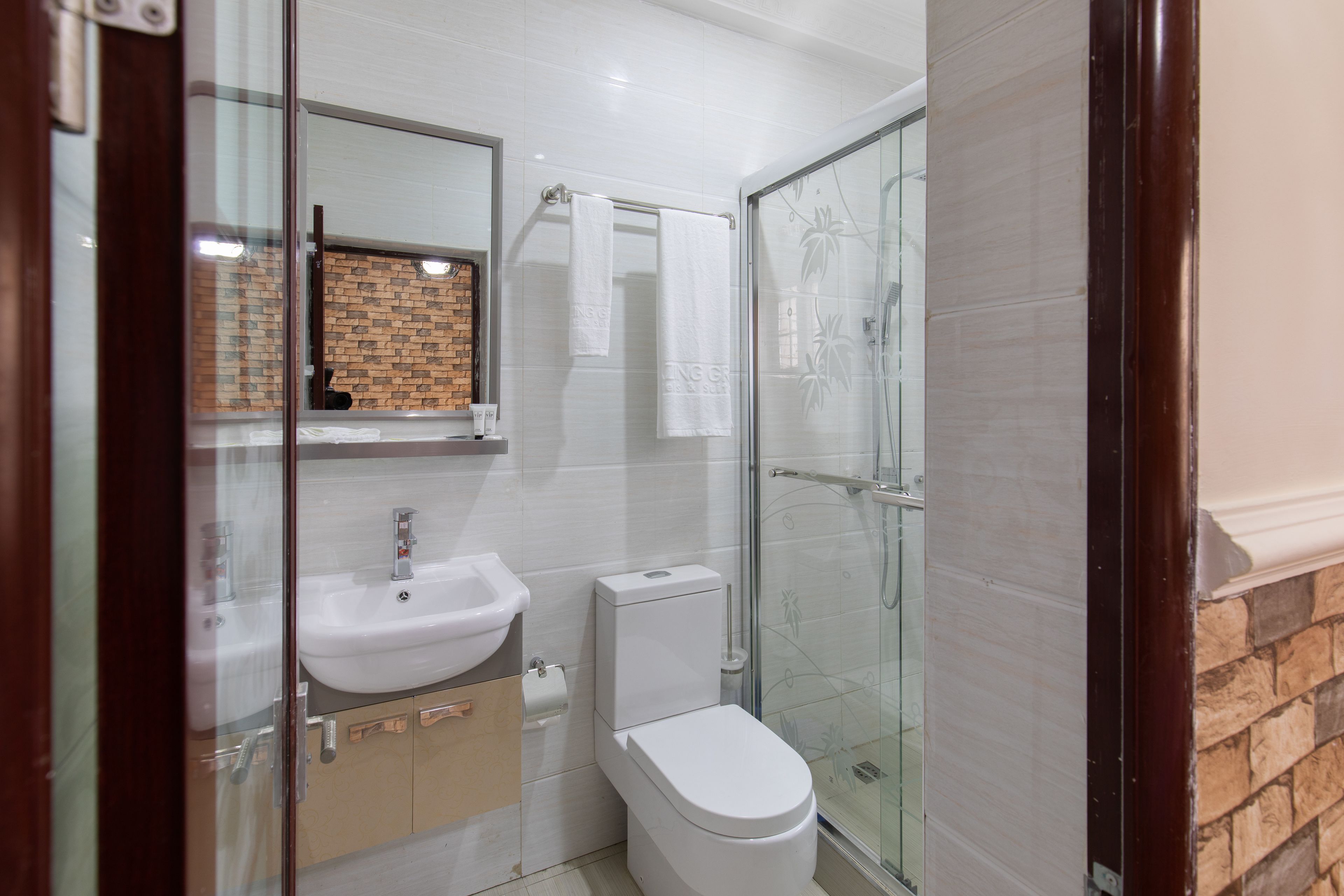 Bathroom shower