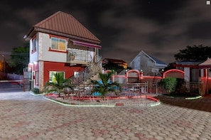 Interior entrance - AG Hotel and Suites (Accra)
