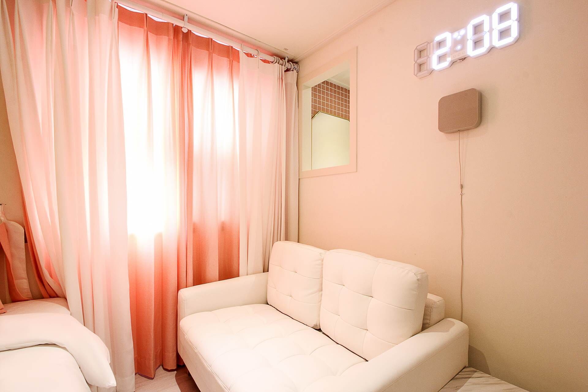 Free minibar, desk, blackout drapes, free WiFi