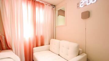 Free minibar, desk, blackout drapes, free WiFi