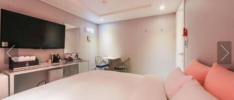 Standardrum | Gratis produkter i minibar, skrivbord och mörkläggningsgardiner