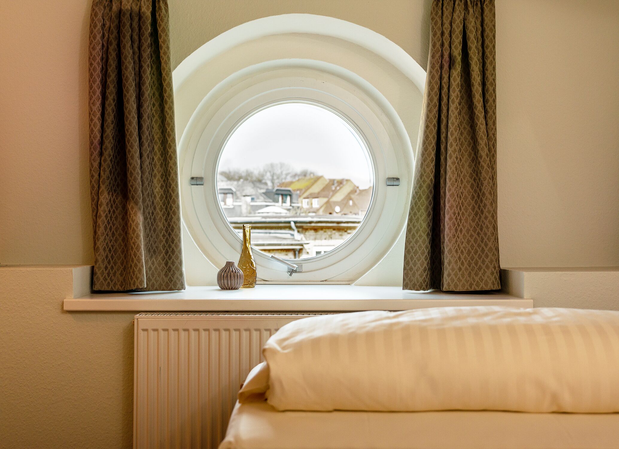 standard single room | 1 bedroom, hypo-allergenic bedding, desk, blackout curtains