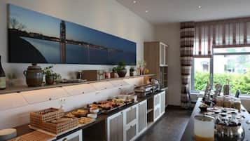 Desayuno buffet incluido todos los días