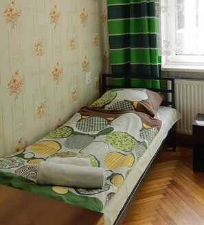 1 bedroom, free WiFi, bed sheets