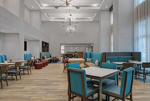 Desayuno continental incluido todos los días 