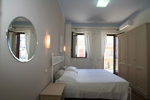 Doppelzimmer | Zimmersafe, Schreibtisch, schallisolierte Zimmer, Bügeleisen/Bügelbrett