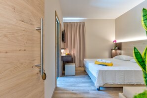 Comfort Double Room | Minibar, desk, soundproofing, free WiFi - Albergo Ristorante Aurora (Borgo Chiese)