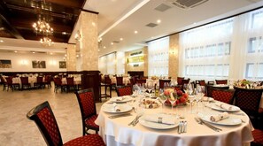 Tägliches kontinentales Frühstück (25 RON pro Person)