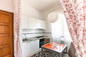 Villa, 3 chambres, vue jardin (Villa Franca) | Cuisine privée | Grand réfrigérateur, four, plaque de cuisson, lave-vaisselle
