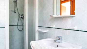 Villa, 3 camere da letto, vista giardino (Villa Franca) | Doccia