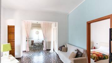 Villa, 3 camere da letto, vista giardino (Villa Franca) | Area soggiorno | TV a schermo piatto