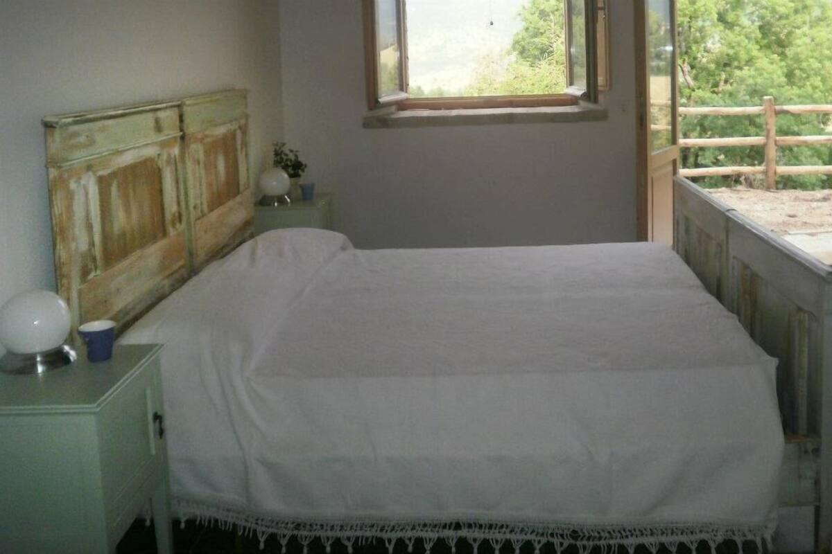 Blackout curtains, free WiFi, bed sheets