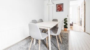 Standard Apartment | In-room dining - 2-bedroom apartment by Kongens Nytorv (Copenhagen)