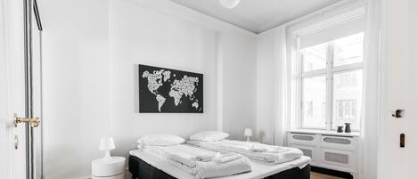 Deluxe Apartment | 3 bedrooms, hypo-allergenic bedding, desk, soundproofing