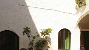 Cour
