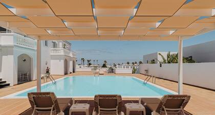 CORONA MAR APARTMENTS - SELECT ADULTS (+16)