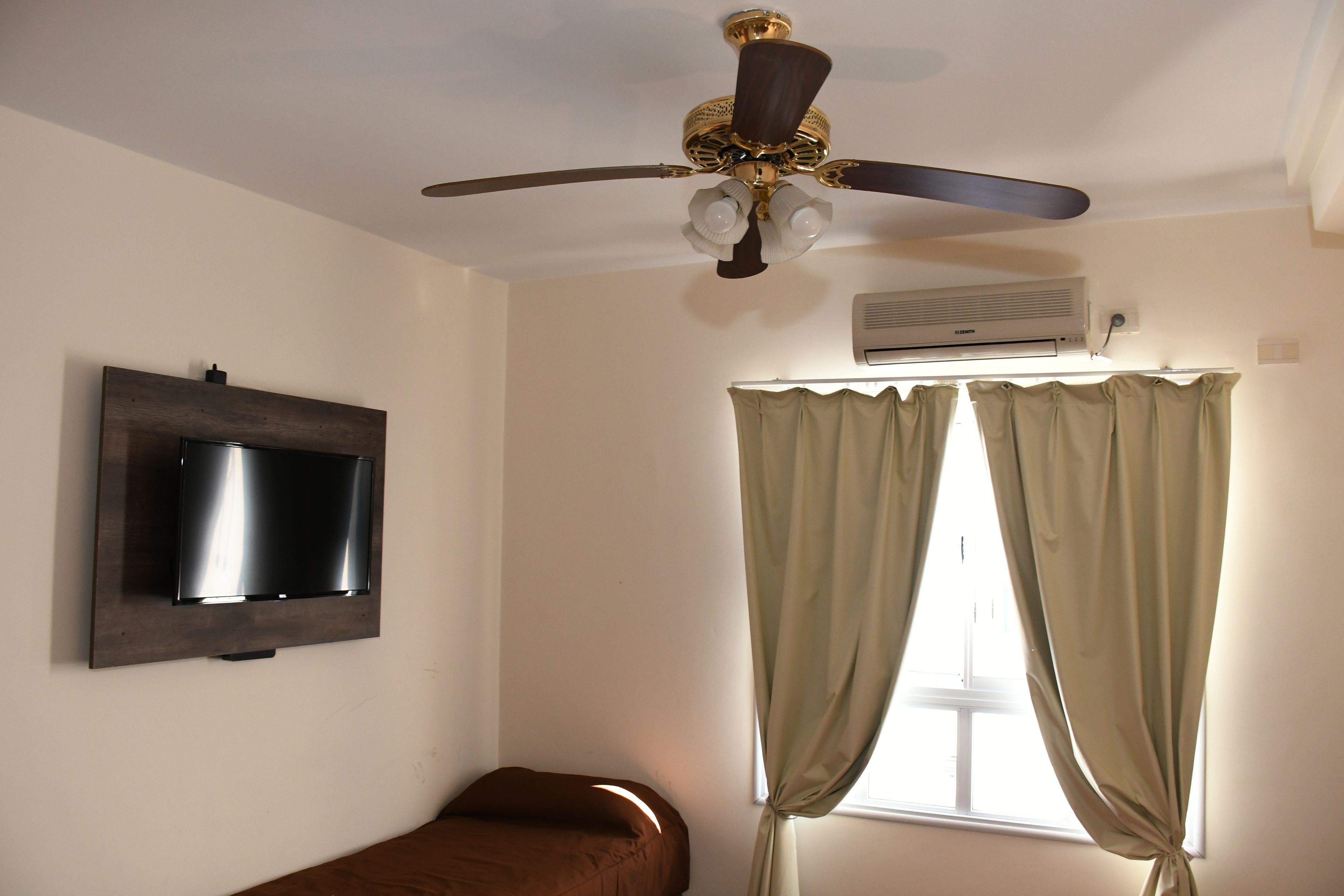 egyptian cotton sheets, premium bedding, free wifi, wheelchair access