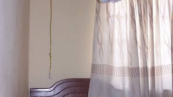 Desk, laptop workspace, iron/ironing board, free WiFi