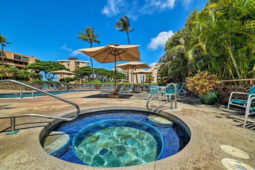 Resort Townhome w/ Pool - Walk to Pohaku Beach