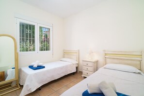 2 bedrooms, iron/ironing board, WiFi, bed sheets - Casa Rio 4 pax - Javea, Costa Blanca (Javea)