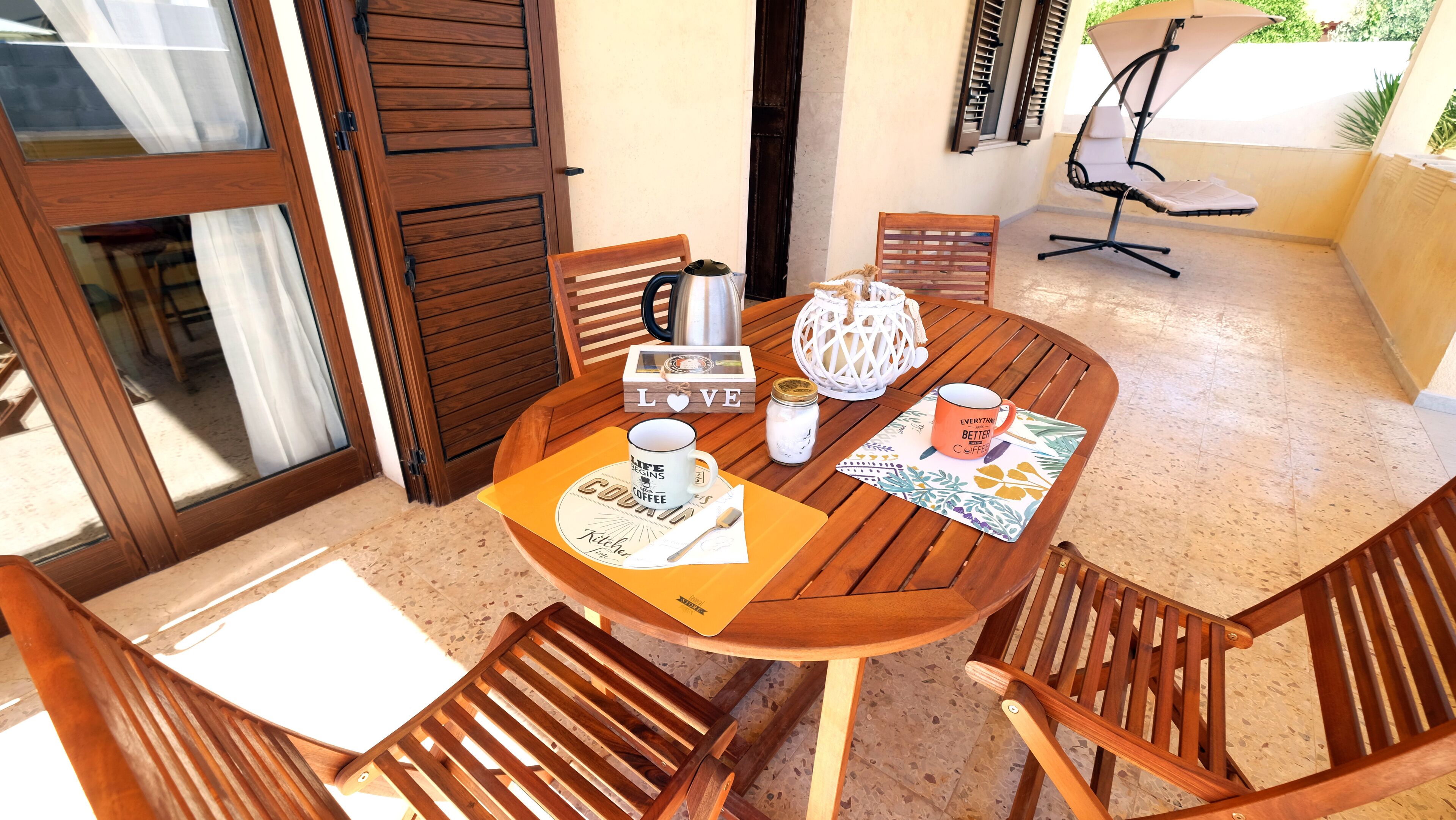 屋外ダイニングエリア