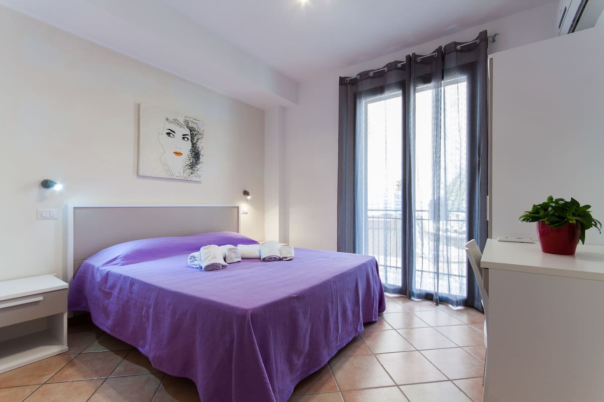 Habitación básica doble, baño privado (no bidet) | 1 habitación, sábanas de algodón egipcio y ropa de cama de alta calidad