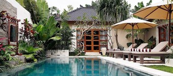 Villa Dayak-Asmat, a luxury tropical resort located in the heart of Seminyak