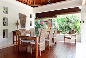 Outdoor dining