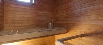 Bright condo with balcony and sauna, close to centre on Helsinki/ airport