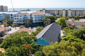 Exterior - Blue Pearl! Pool Table, Pet Friendly, 1 Block to Town & Easy Walk to Beach (Folly Beach)