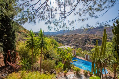 Cubo's Jacaranda Rural Cottage / Private Pool / Views