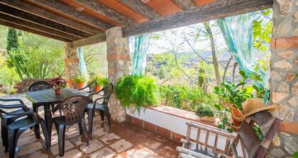 Cubo's Jacaranda Rural Cottage / Private Pool / Views