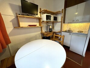 Frigorifero, microonde, tostapane