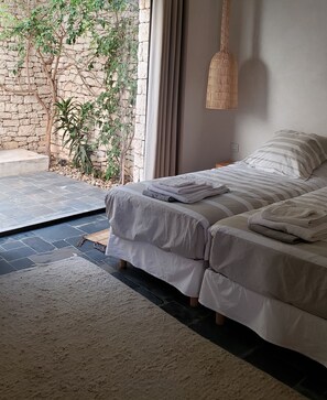 5 bedrooms, iron/ironing board, travel cot, free WiFi