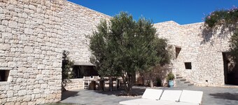 VILLA DL AN EXCEPTIONAL HOUSE