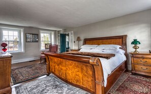 2 bedrooms, in-room safe, iron/ironing board, WiFi