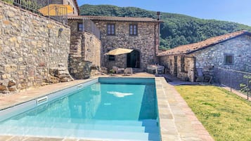 Outdoor pool, sun loungers