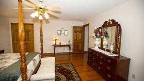 5 habitaciones, escritorio, tabla de planchar con plancha y wifi gratis 