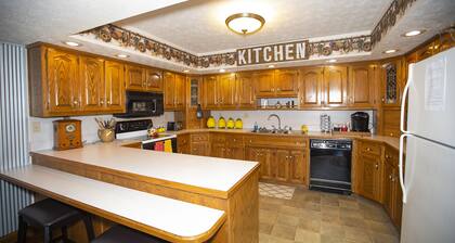 SUURI Lomatalo tai matkustajien lepopaikka.