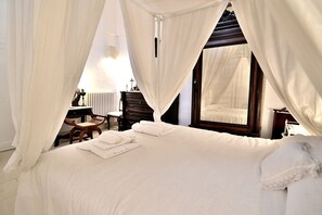 5 間睡房、房內夾萬、熨斗/熨衫板、可攜式嬰兒床