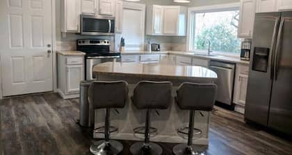 Quiet Country Setting in the middle of town