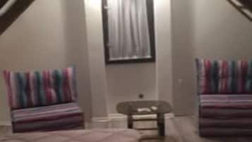 2 sovrum, skrivbord, strykjÀrn/strykbrÀda och wi-fi